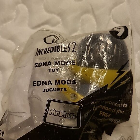 Edna Moda Happy Meal Toy - Picture 2 of 2